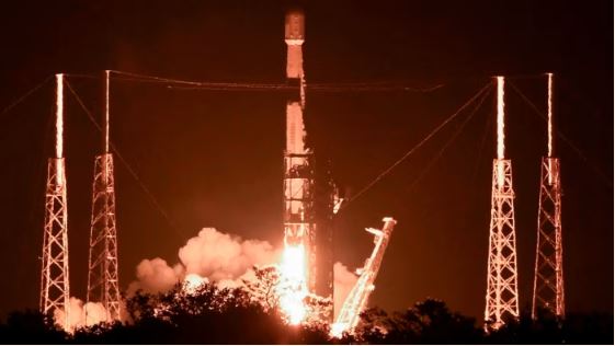 India’s biggest telecoms companies are expected to launch satellite internet services in the coming months © Craig Bailey/Florida Today/AP